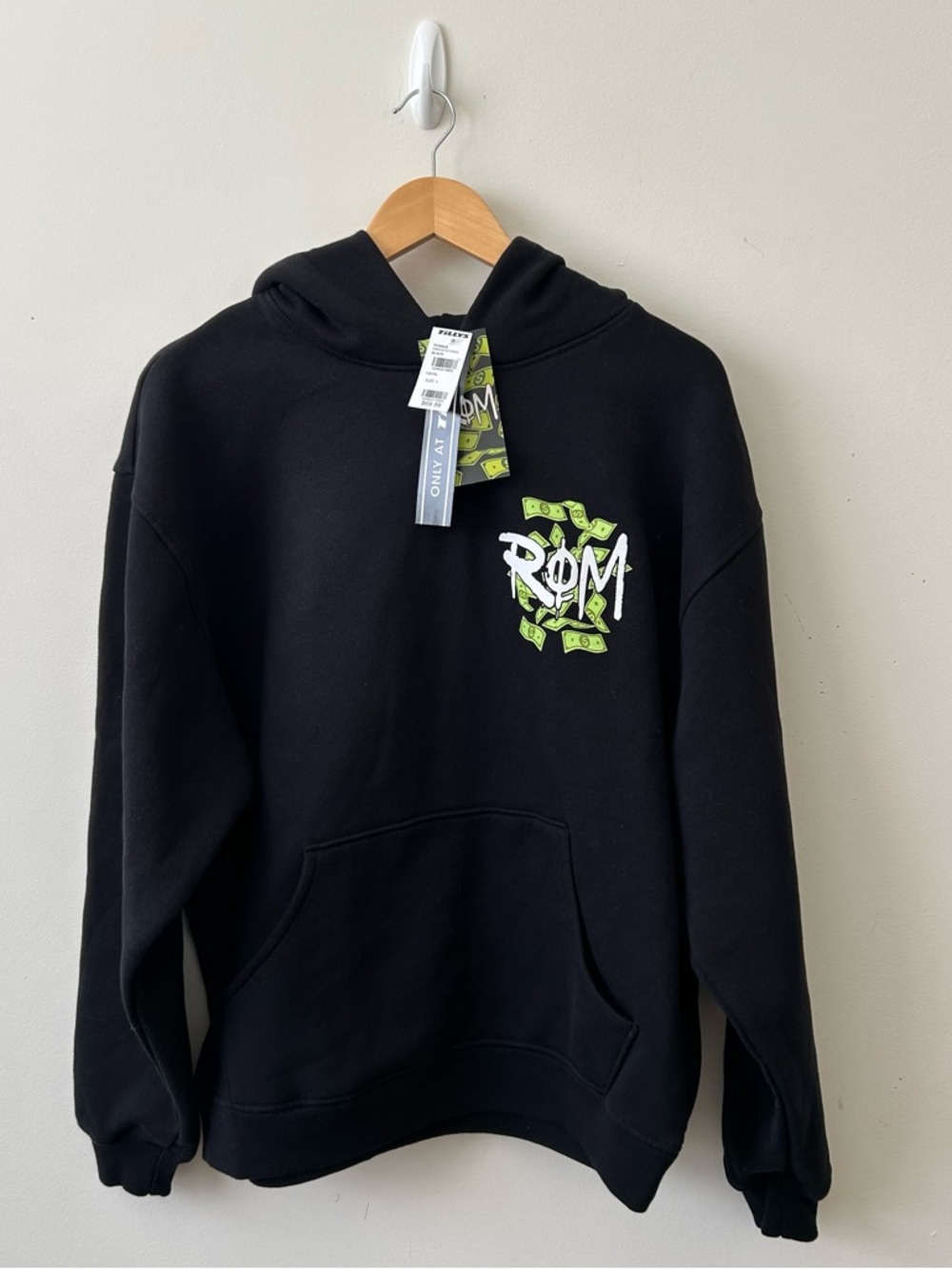 Tilly’s ROM Men’s Black Hoodie Fleece Stacks Sweatshirt  Large